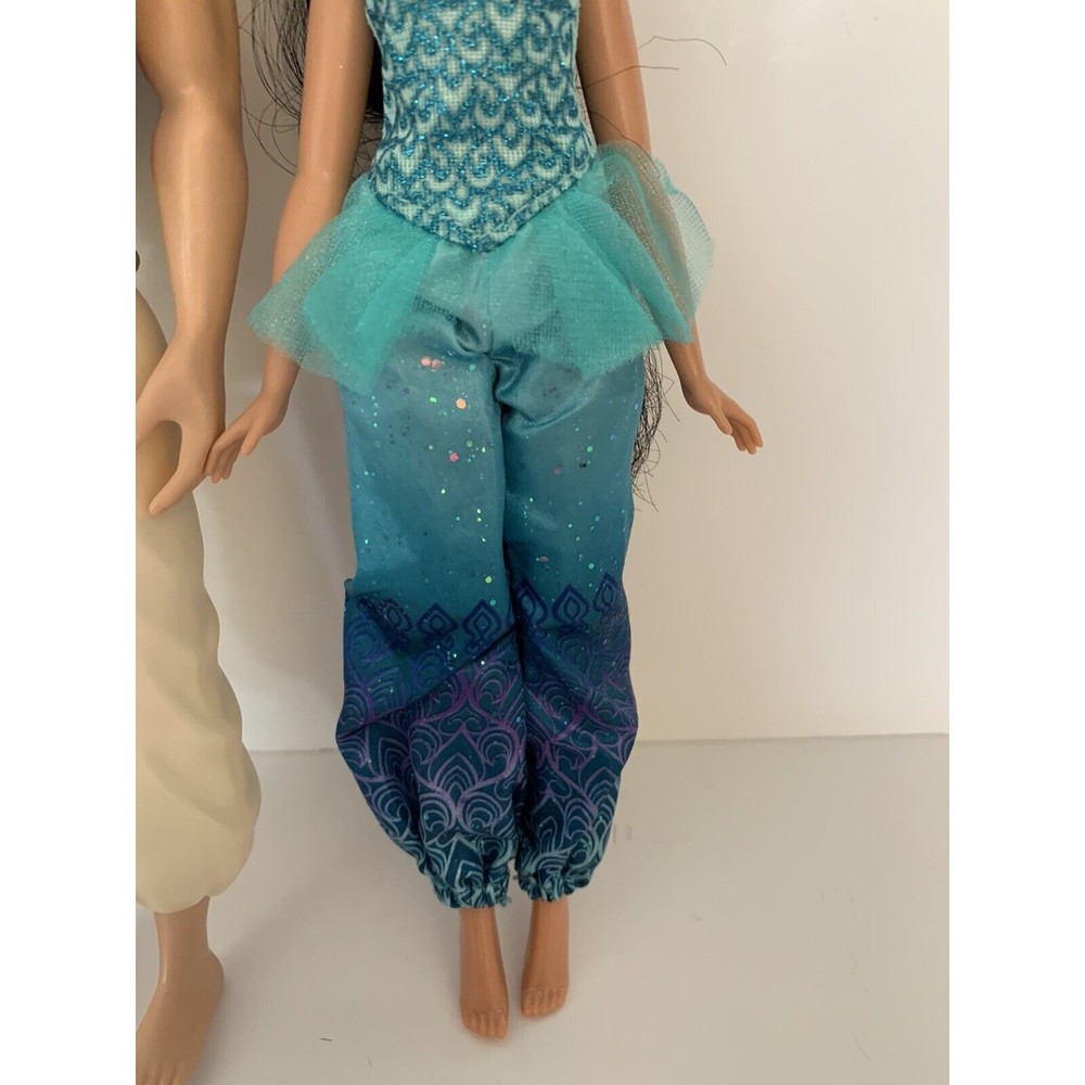 Disney Princess Shimmering Dreams Jasmine and Hasbro Aladdin Dolls - Picture 7 of 12